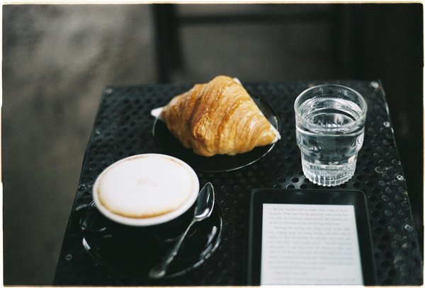 Transform your night at the west end: stylish midi dress outfit ideas for an unforgettable theater experience in london