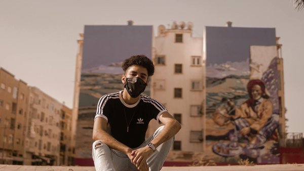 Master the Art of Layering: Pro Tips for Chic UK Fashionistas